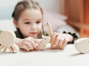  Foto zu Unterschied KiTa und Kindergarten: Vergleich für Eltern - Kleberli.de 